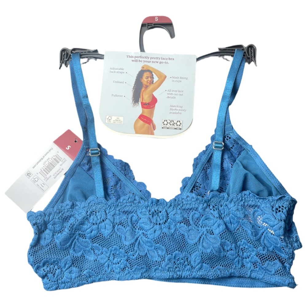 NWT Adore Me Blythe Blue Lace Bralette Size Small Wireless Floral Stretch Bra - Picture 2 of 4